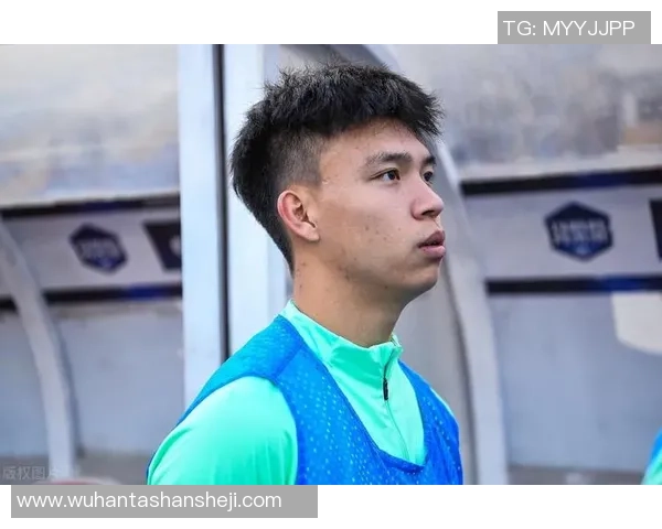 2025年中国足球十大球星盘点 最新实力球员和未来之星揭晓 2025年中国足球十大球星盘点 最新实力球员和未来之星揭晓