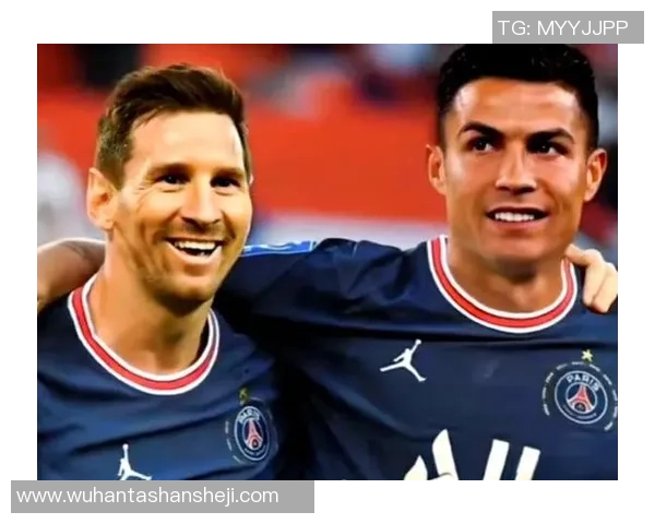 世界足球巨星齐聚一堂 经典阵容图呈现全球顶级球员风采