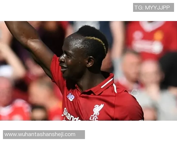 世纪球星足球：聚焦全球足球传奇人物与赛场风云的辉煌历程