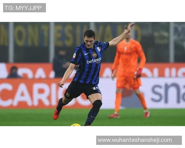 以不跑动为特点的足球球星:低调操作的幕后英雄与技术大师 以不跑动为特点的足球球星:低调操作的幕后英雄与技术大师