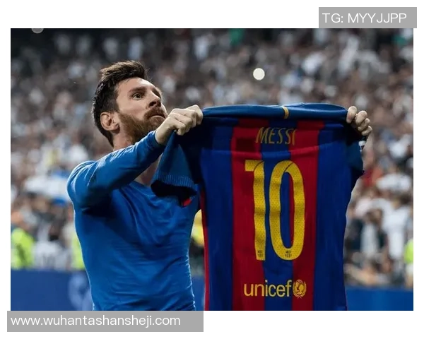 从足球场上看世界 揭秘球星第一视角的独特体验与挑战 从足球场上看世界 揭秘球星第一视角的独特体验与挑战