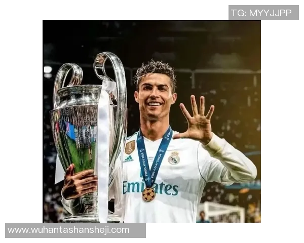 全球顶级球星足球生涯揭秘：传奇球员背后的奋斗与荣耀