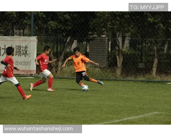 杨志博：从青训到顶级联赛，追逐梦想的足球之路